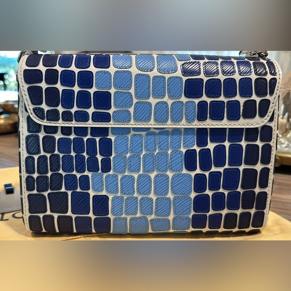 SOLD Louis Vuitton Epi Savane Twist Shoulderg Bag MM Blue - Picture 5 of 10